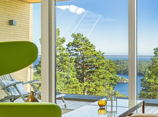 Eierleilighet med panoramautsikt - fantastiske solforhold - takterrasse - parkering i parkeringskjeller - ikke boplikt