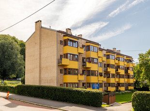 Lys og gjennomgående 3- r leilighet - Vestvendt balkong - Sentralt og rolig - Nydelig beliggenhet ved Tøyenparken!