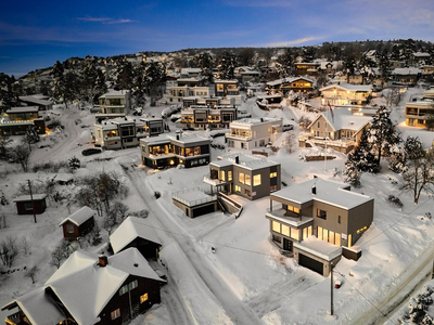 Drøbak - Ny enebolig på 380 kvm med fantastisk utsikt over Oslofjorden - Flere terrasser/uteplasser