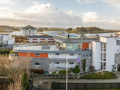 Hasseløy - Flott 3-roms selveierleilighet med garasjeplass og stor terrasse mot vest.