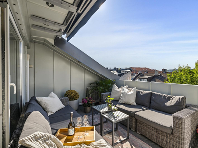 Moderne 3-roms toppleilighet med vestvendt og privat takterrasse. Unik 