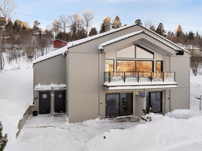 Nyoppført strøken leilighet - Stor terrasse og flott beliggenhet