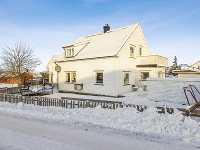 Ulefoss - Fin enebolig med gåavstand til skole og barnehage - 2 bad - 3 soverom