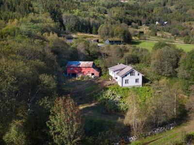 Renoveringsobjekt med tomt på ca. 257 mål - idyllisk landlig beliggenhet