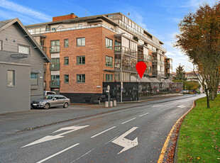 Kjekk selveierleilighet i populære Byhagen - Innglasset balkong + stor terrasse - Parkering i garasjeanlegg.