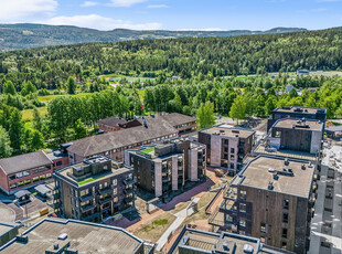 Helt ny 1-roms hjørneleilighet med 5kvm terrasse i Konnerudparken. Vannbåren varme og høy standard. Felles takterrasse.