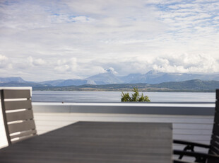 Toppleilighet over 2 plan med med god standard - Stor privat takterrasse med upåklagelig utsikt - Heis og garasje