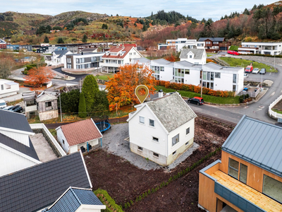 Kjekk enebolig med garasje - Oppgradert kjøkken og bad - Populær og barnevennlig beliggenhet!