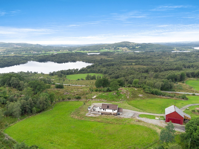 Landbrukseiendom m/Jaktrett - Våningshus, 3 garasjeplasser og driftsbygning m.m. - Inntekt fra Tysvær Vindpark - Utsikt