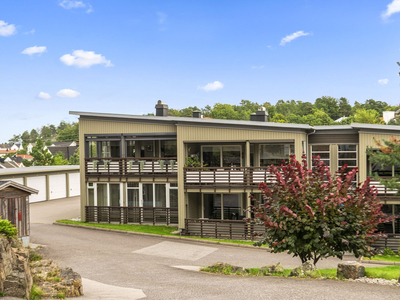 Moderne leilighet på Preståsen med stor innglasset balkong - 2 soverom - Garasje - IN-ordning