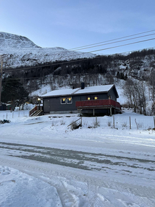 Flott enebolig med romslig dobbelgarasje i Manndalen. Bud Mottatt!