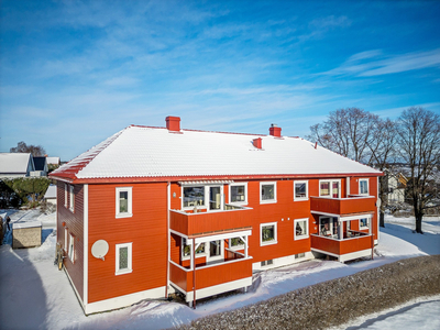 Pen og velholdt leilighet i rolige omgivelser med solrik balkong - Populært boligområdet med gangavstand til sentrum