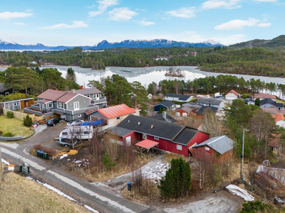 Enebolig med renoveringsbehov i populært boområde på Rensvik - Kontakt megler for visning