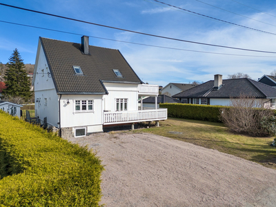 Tomannsbolig - Mulighet for å leie ut - Store verandaer - Flott beliggenhet med utsikt over Visterflo!