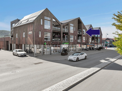 Toppleilighet i Evje sentrum med heis- Garasjeplass - 3 soverom