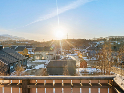 Koselig borettslagsleilighet i 2. etasje | 2 soverom | Populær beliggenhet | Balkong med gode solforhold