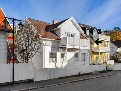 Lund - flott tomannsbolig med tilgang til stor, solrik uteplass - 2 soverom - parkering - meget sentralt!