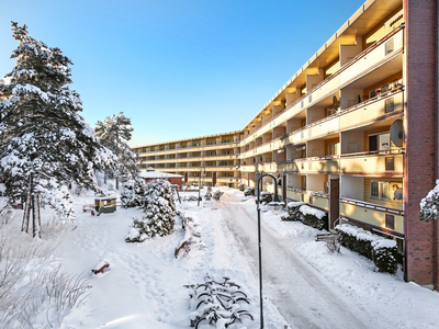 Slalåmbakken, Moss- Stor og gjennomgående 4-romsleilighet med enkel adkomst i 1.etasje. Kjøkken fra 2023.