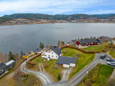 Unik enebolig i populært boområde på Grønberg | Flott uteområde - Tomt på 1 mål