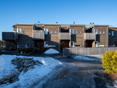 Moderne leilighet i rekkehus på Kløvningsten. 114 m2 BRA