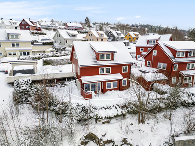 Praktisk halvpart tomannsbolig med attraktiv beliggenhet - Hage - 2 Soverom