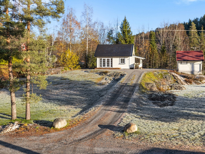 Rimelig liten enebolig sentralt på Ubergsmoen