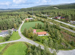 Småbruk på Telneset med meget fint beliggende seter på Åsan.