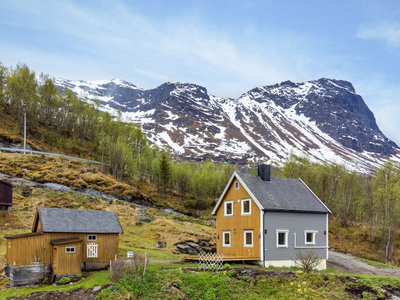 Enebolig på vakre Fagerjord - usjenert, nydelig utsikt og nyere bad - VISNING KONTAKT MEGLER