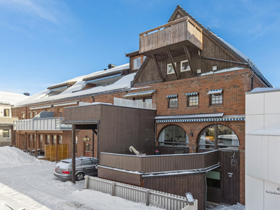 Selveierleilighet - 2 bad - peis - stor solrik veranda - carport - Nær sykehus og NTNU!