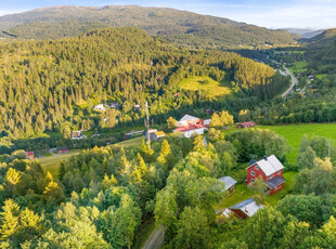 Innholdsrik enebolig med stort potensiale | Tomt på 3,8 mål | Oppgraderingsbehov | Landlig og usjenert | Solrikt