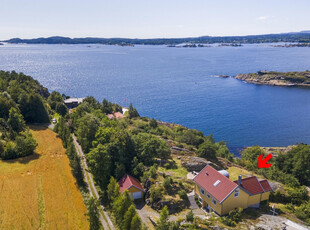 Unik & praktfull utsiktseiendom! Vestvendt villa m/ panorama-sjøutsikt, 1,7 mål solrik tomt! Dbl.garasje | UTEN BOPLIKT!