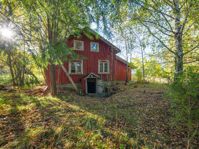 Bud innkommet - Falleferdig småbruk med vid utsikt - 76,5 dekar herunder 14 dekar jord og 60 dekar skog