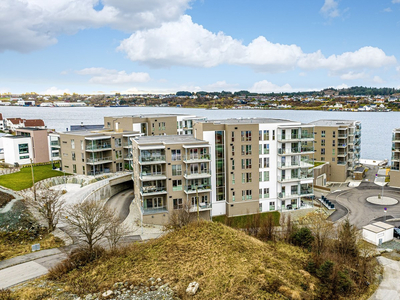 Pen og moderne leilighet med to soverom - Garasjeplass