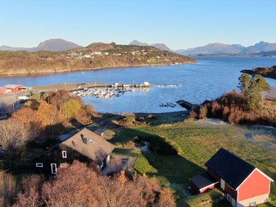 PÅMELDINGSVISN. ONS 22/11 - Innholdsrik enebolig m/ sjønær og privat beliggenhet, vakker fjordutsikt - Byggår 1991