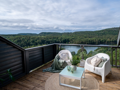 Søgne / Vedderheia - Stilren leilighet - Meget solrikt med terrasse og flott utsikt