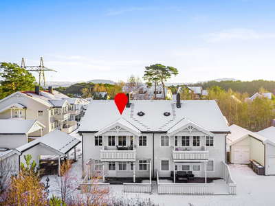 4-roms leilighet m/flott bad og carport i et barnevennlig og populært boligområde