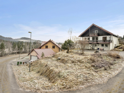 Fint beliggende enebolig i etablert boligområde - Kort vei til Evje sentrum, skoler og barnehage