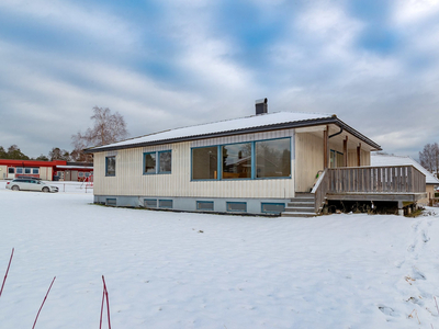 Enebolig med sentral og fin beliggenhet - Stor og solrik tomt.