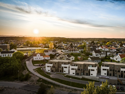 Nyere selveierleilighet over to plan - Garasjeplass og god planløsning!