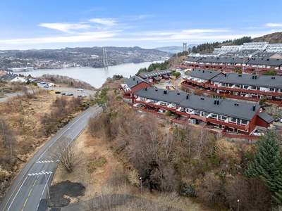 Olsvik | Innholdsrikt rekkehus i sentralt og populært boligområde | Kort vei til 