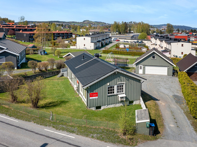 Enebolig med dobbelgarasje- meget familievennlig område, nær NTNU- bør ses!