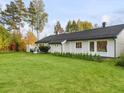 Pen og lettstelt 2-roms kjedet enebolig - Trinnfri adkomst og alt på èn flate - Carport - Solrik terrasse