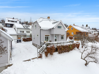 Enebolig med frodig hage og sørvendt terrasse | Barnevennlig bel. i blindvei | Nærhet til Sandvika | Oppussingsobjekt