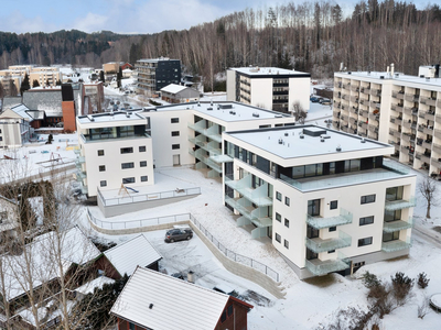 Meget attraktiv leilighet i 2. etg. med balkong |Parkering i parkeringskjeller | Heis | Vannbåren varme | Sentralt