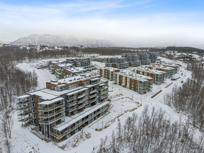 Påkostet og eksklusiv 3-roms selveier i 5. etasje i Workinntoppen Panorama med garasjeplass og stor vestvendt terrasse