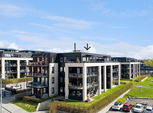 HAMAR | MARTODDEN Lys og tiltalende 3-roms toppleilighet | Solrik terrasse på ca. 40 m2 | Garasje og bod