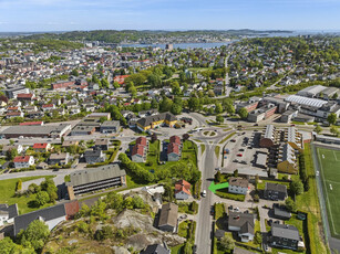 Sentralt beliggende eiendom med 3 boenheter - Kort vei til sentrum, skoler og Bugårdsparken