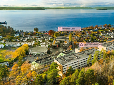 Vestvendt leilighet med storslagen utsikt over Oslofjorden - 2 soverom (tidligere 3) - nær sjø, skole, buss og butikk