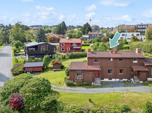 Vertikaldelt 1/2 part med flott utsikt i et attraktivt område. Blindvei.Kort vei til Åsveien skole, St. Olavs og Bymarka