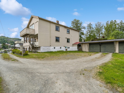 Meget innholdsrik enebolig på toppen av Krokveien | Gode solforhold | Barnevennlig område I Stor tomt med god parkering